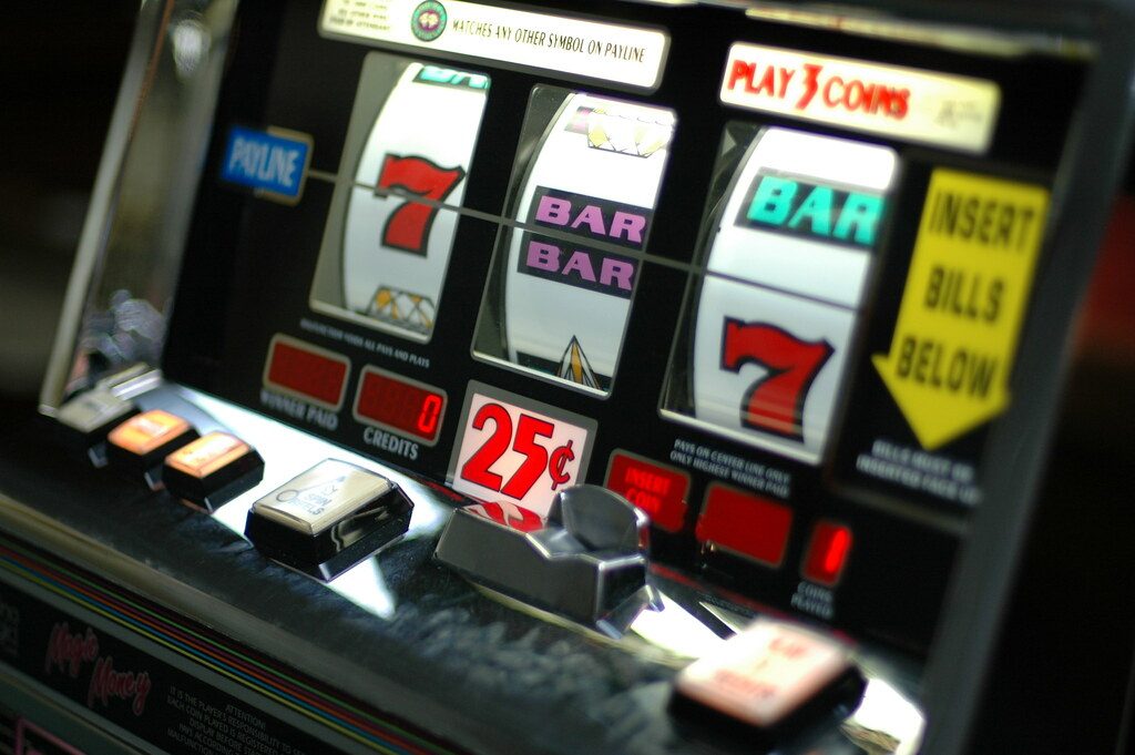 Slot Machines – Reduce or Eliminate Your Risk