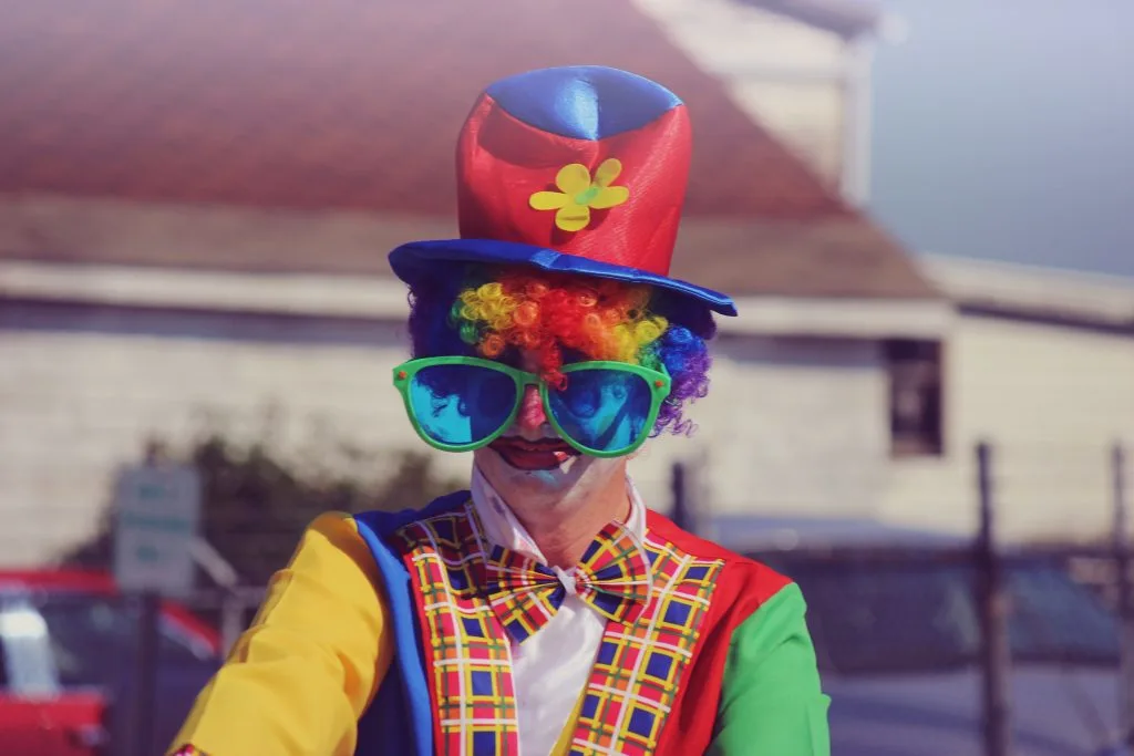 How to become a clown