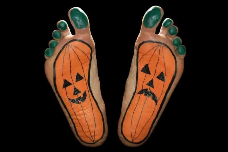  pumpkin painted feet 