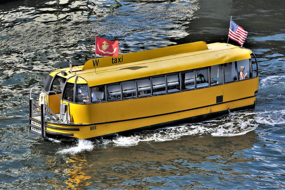 Image by Scottslm via Pixabay - water taxi water bus