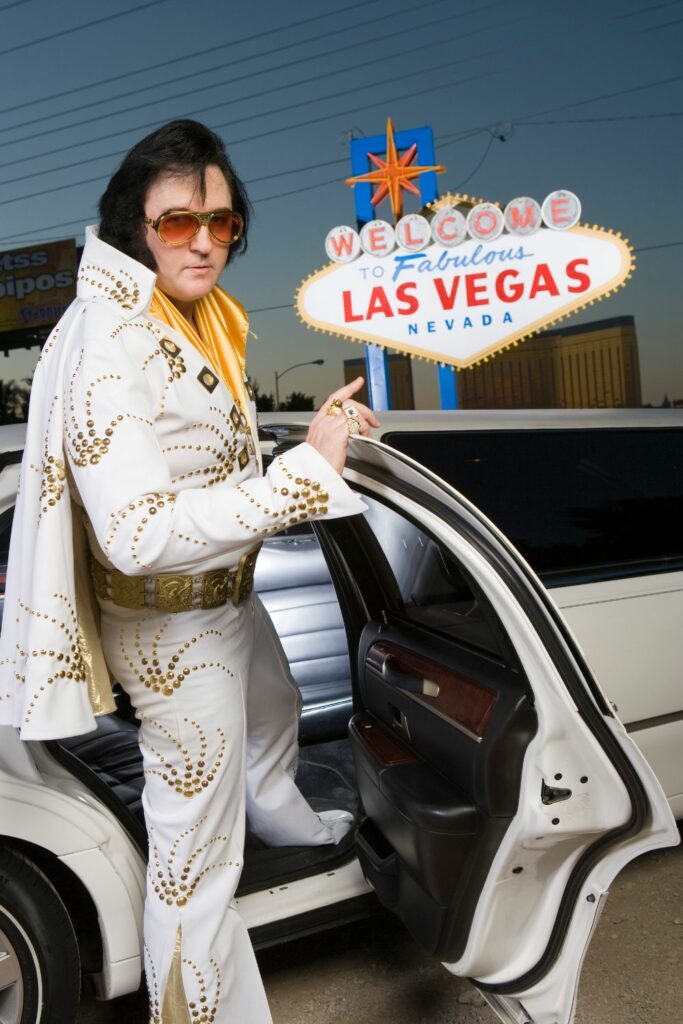 Image vis Canvas - Elvis Minister in Limo